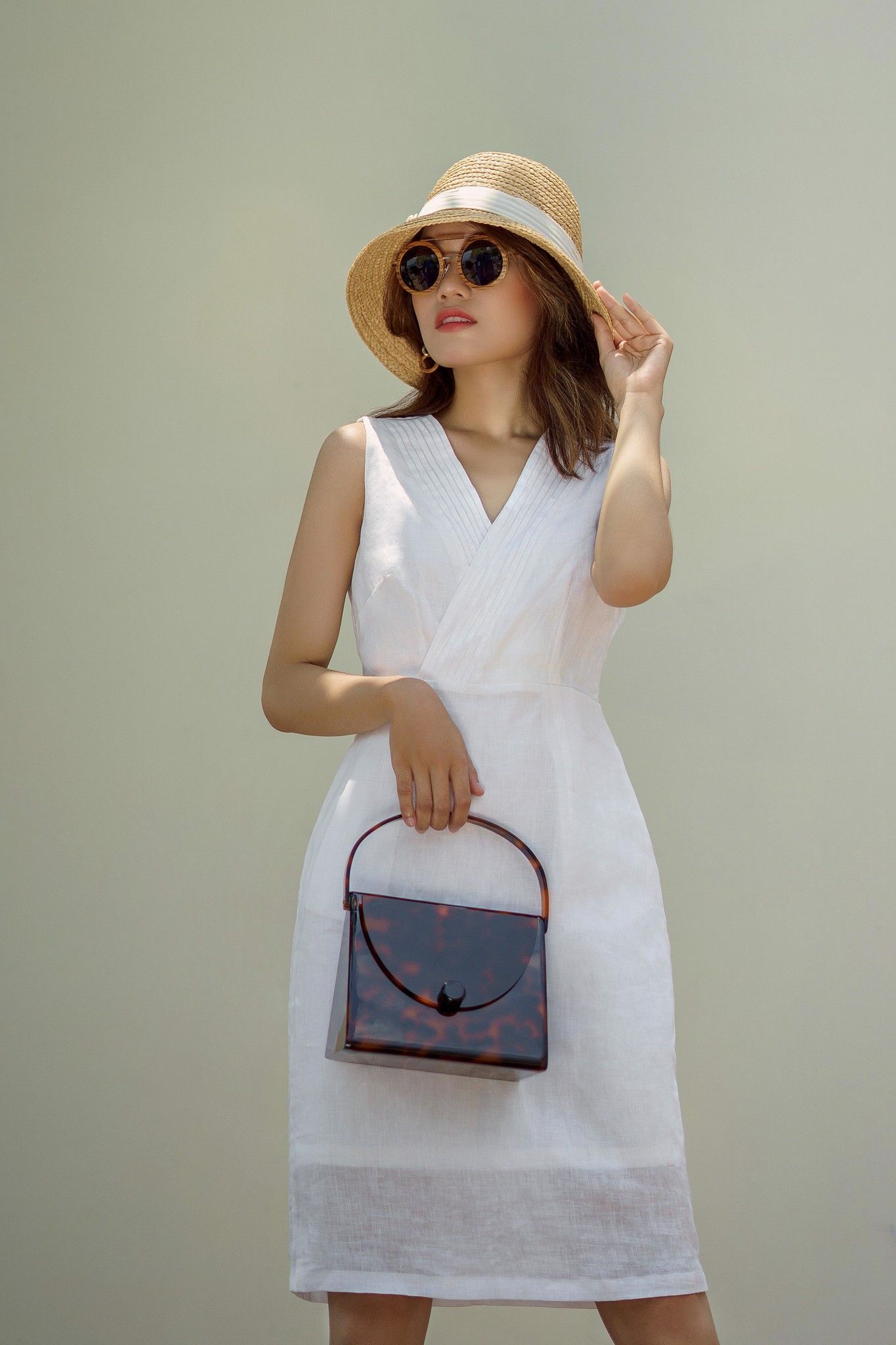 Lia Dress - Đầm linen sát nách xếp ly cổ D132