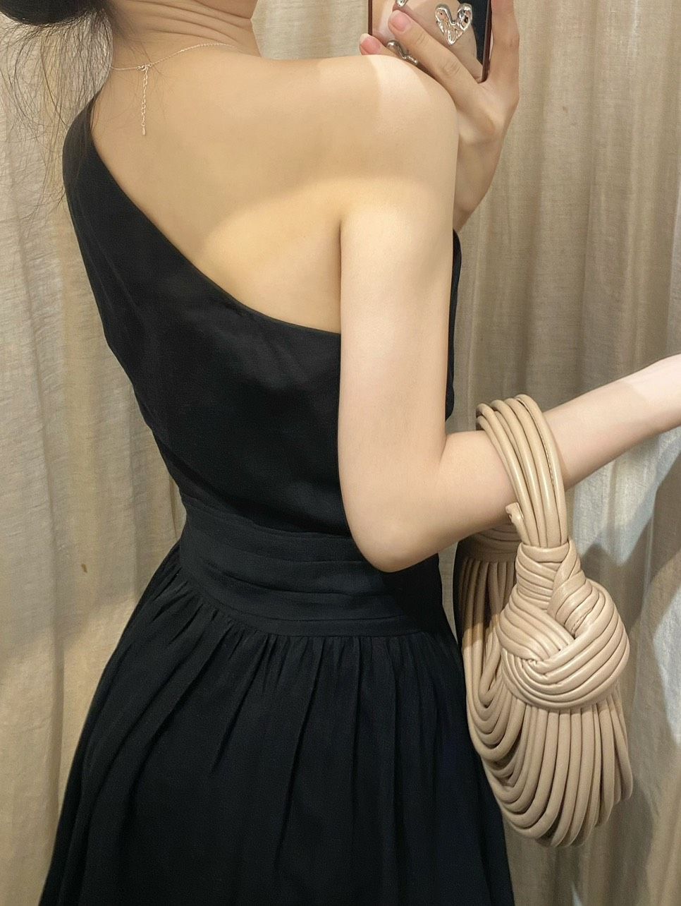 Lalyn Dress - Đầm Lệch Vai Nhấn Eo L31