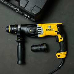 Máy khoan búa Dewalt D25144K