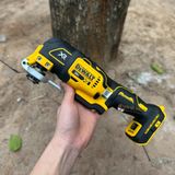 Máy cắt cầm tay 20V Dewalt DCS356