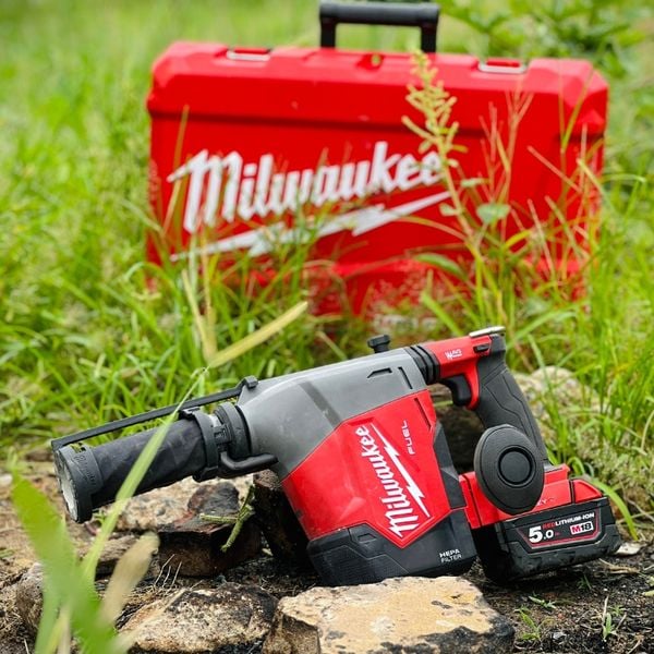 Máy khoan bê tông trần kèm hút bụi dùng pin Milwaukee M18 FHAFOH16