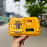 Bộ sạc pin 10.8-18V Dewalt DCB118