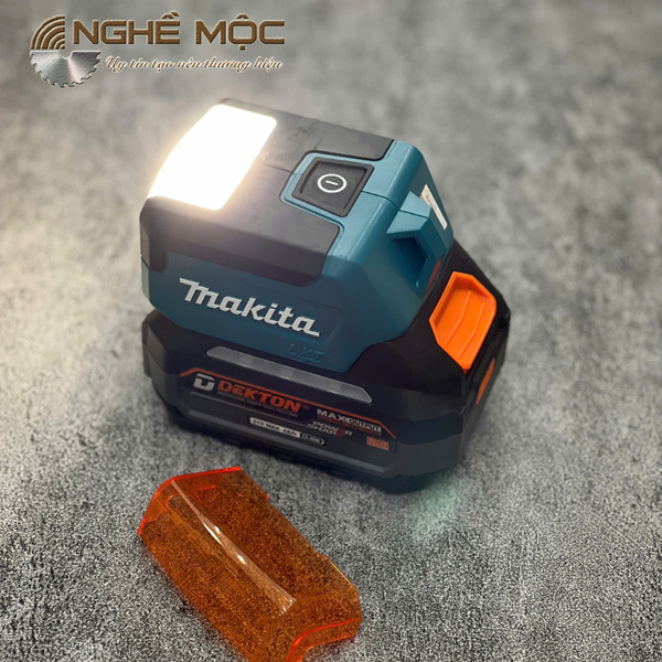 Đèn led dùng pin (18V) Makita DML817
