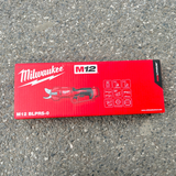 Máy cắt cành Milwaukee M12 BLPRS-0 có phần hộp giấy bên ngoài