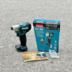 Máy vặn vít dùng pin 12V Makita TD111DZ