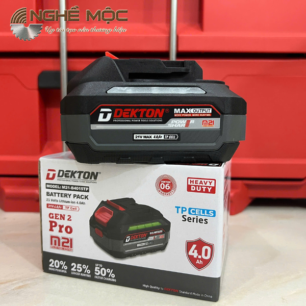 Pin dekton 21V sử dụng chân pin phổ thông M21-B4015TP