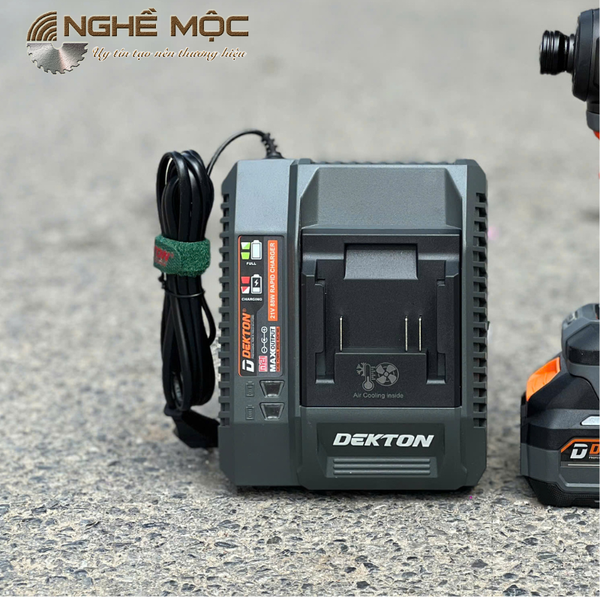Sạc Pin 21V Dekton M21-S40PRO