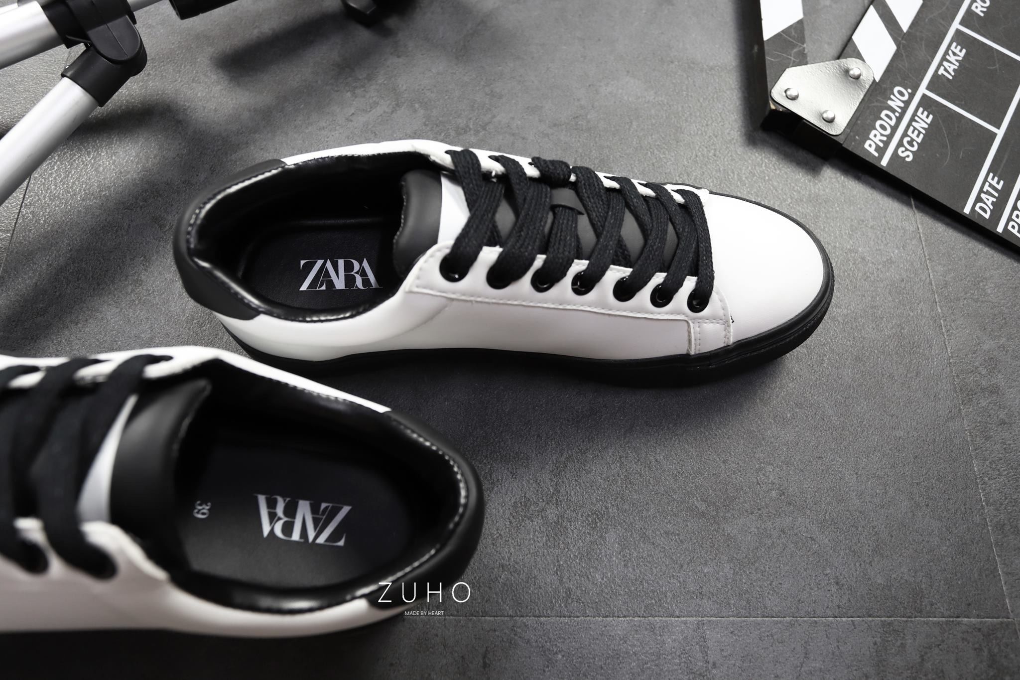 Sneaker ZR đế in chữ Trắng