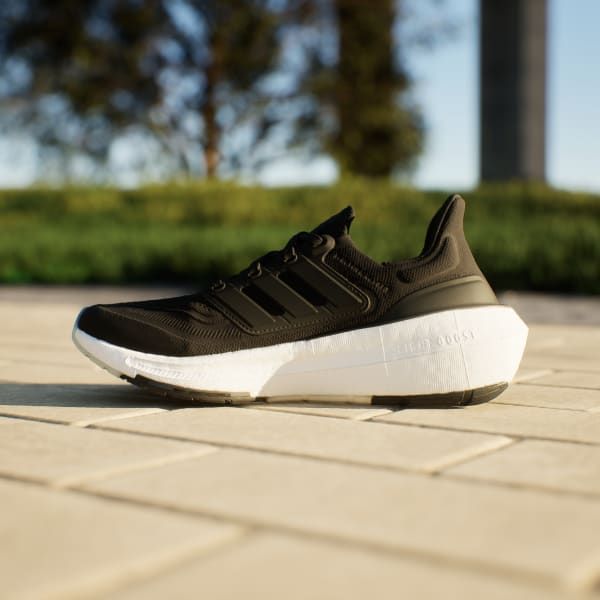  Giày chạy bộ adidas Nữ ULTRABOOST LIGHT W GY9353 