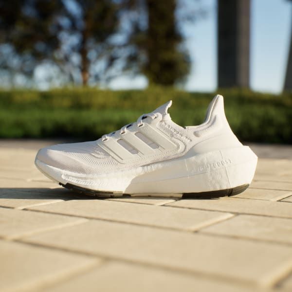  Giày chạy bộ adidas Nữ ULTRABOOST LIGHT W GY9352 