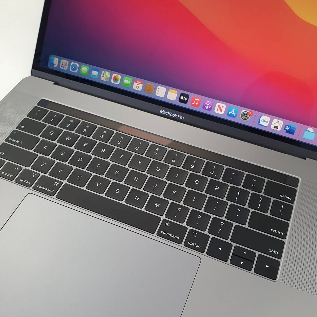 MacBook Pro 2019 15 inch - (I9 2.4GHz/ Ram 32GB/ SSD 1TB/ Radeon Pro Vega 20/ Gray) - Like New 99%