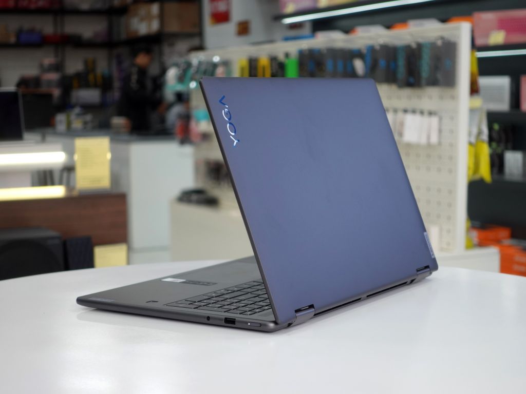 Laptop Lenovo Yoga 7i 16