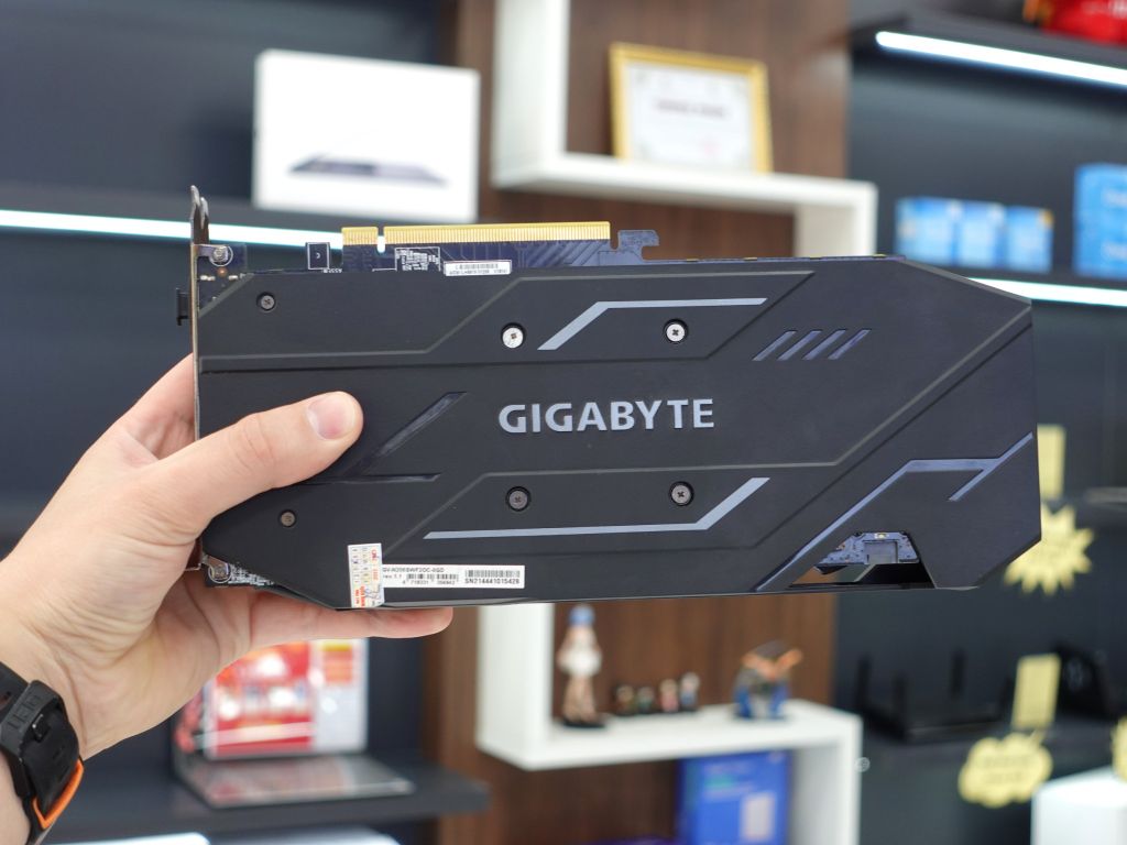 VGA Gigabyte RTX 2060 Super 8GB Windforce OC 2 Fan FULL BOX - LIKE NEW