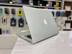 Macbook Air 13.3 inch  2017 - Core i7 2.2GHz/ RAM 8GB / SSD 256GB/ Sliver) - Like new 99%