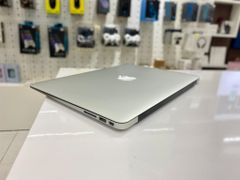 Macbook Air 13.3 inch  2017 - Core i7 2.2GHz/ RAM 8GB / SSD 256GB/ Sliver) - Like new 99%