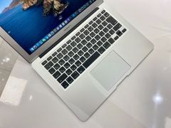 Macbook Air 13.3 inch  2017 - Core i7 2.2GHz/ RAM 8GB / SSD 256GB/ Sliver) - Like new 99%