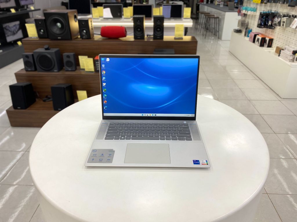 Laptop Dell Inspiron 5620(Core i7 - 1260P | 16GB | 1TB | GeForce MX570 2GB| 16