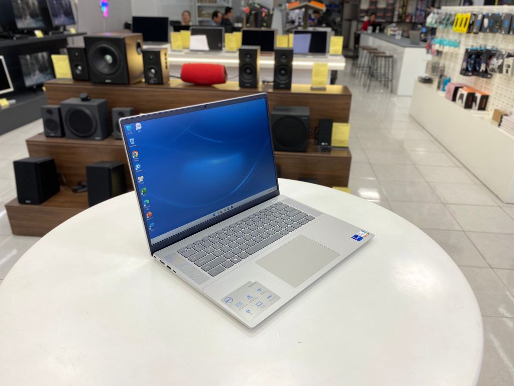 Laptop Dell Inspiron 5620 (Core i7 - 1255U | 16GB | 512GB | Intel Iris Xe | 16inch FHD+ | Win 11 | Bạc)