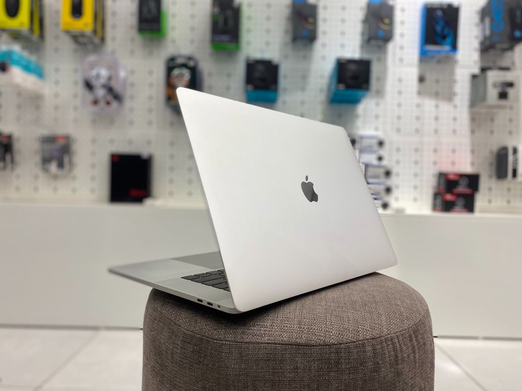 Macbook Pro 15 inch 2016 Silver - Option i7 2.9/ 16G/ 1TB/ GPU 4Gb - Likenew