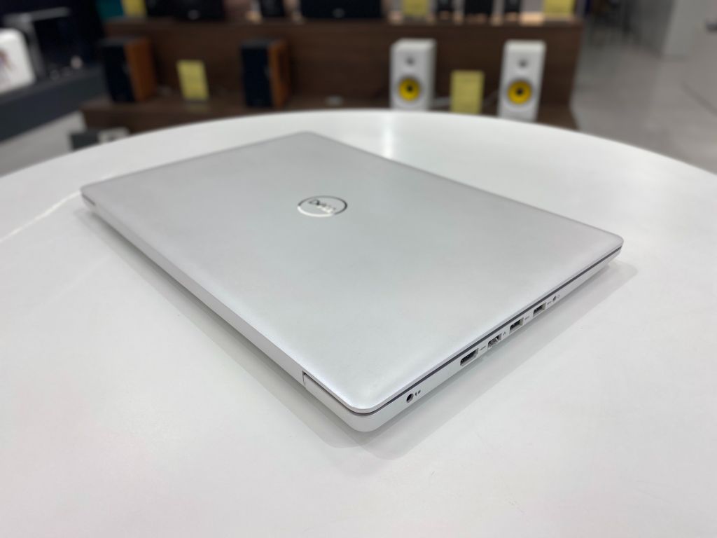 Laptop Dell Inspiron 5570 (Core i3-8130U/ Ram 4GB/ SSD 240GB/ 15.6 inch FHD/ Màu trắng)