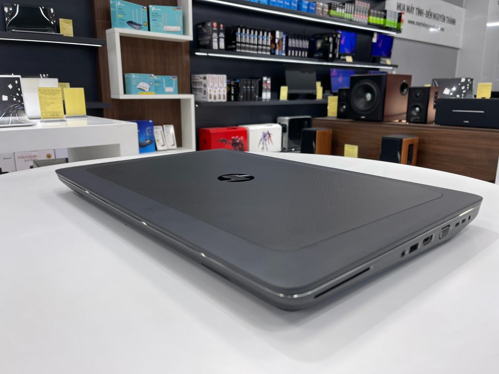 Laptop HP ZBook 17 G3 Xeon E3 1535M | 32GB RAM | 512GB SSD | Quadro M4000M | 17.3
