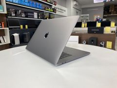 MacBook Pro 2018 15 inch (MR932) (Core i7 2.2GHz/ 16GB RAM/ 256GB SSD / AMD Pro 555X 4GB/ Gray)– Like new