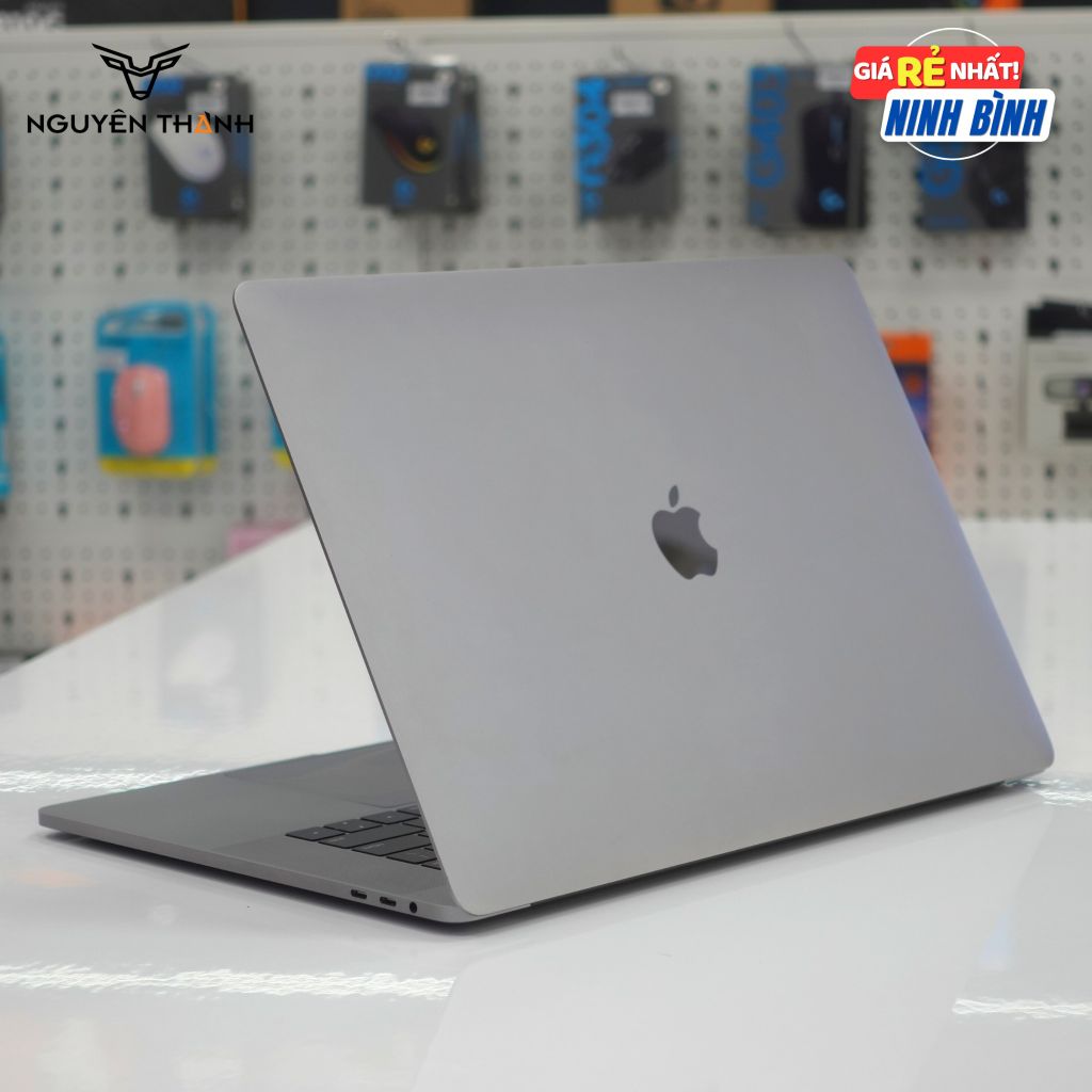 MacBook Pro 15 2018 MR932 (I7 2.2Ghz/ Ram 16GB/ SSD 256GB/ Radeon Pro 555X 4GB/ 15inch/ Space Gray) -  Like New 99%