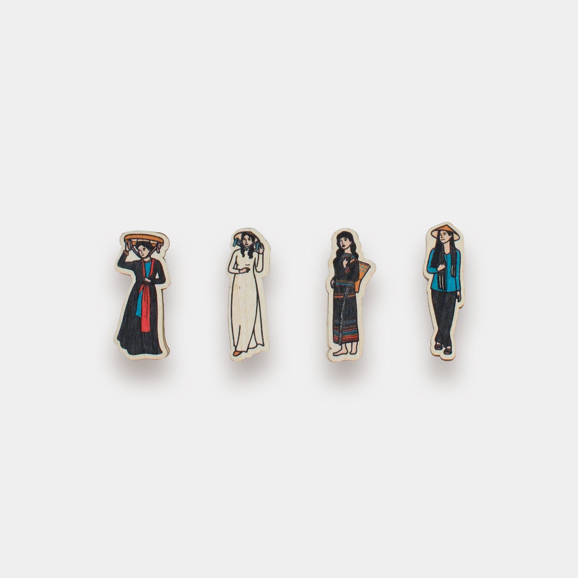 Wooden Pin - Trang Phục Truyền Thống