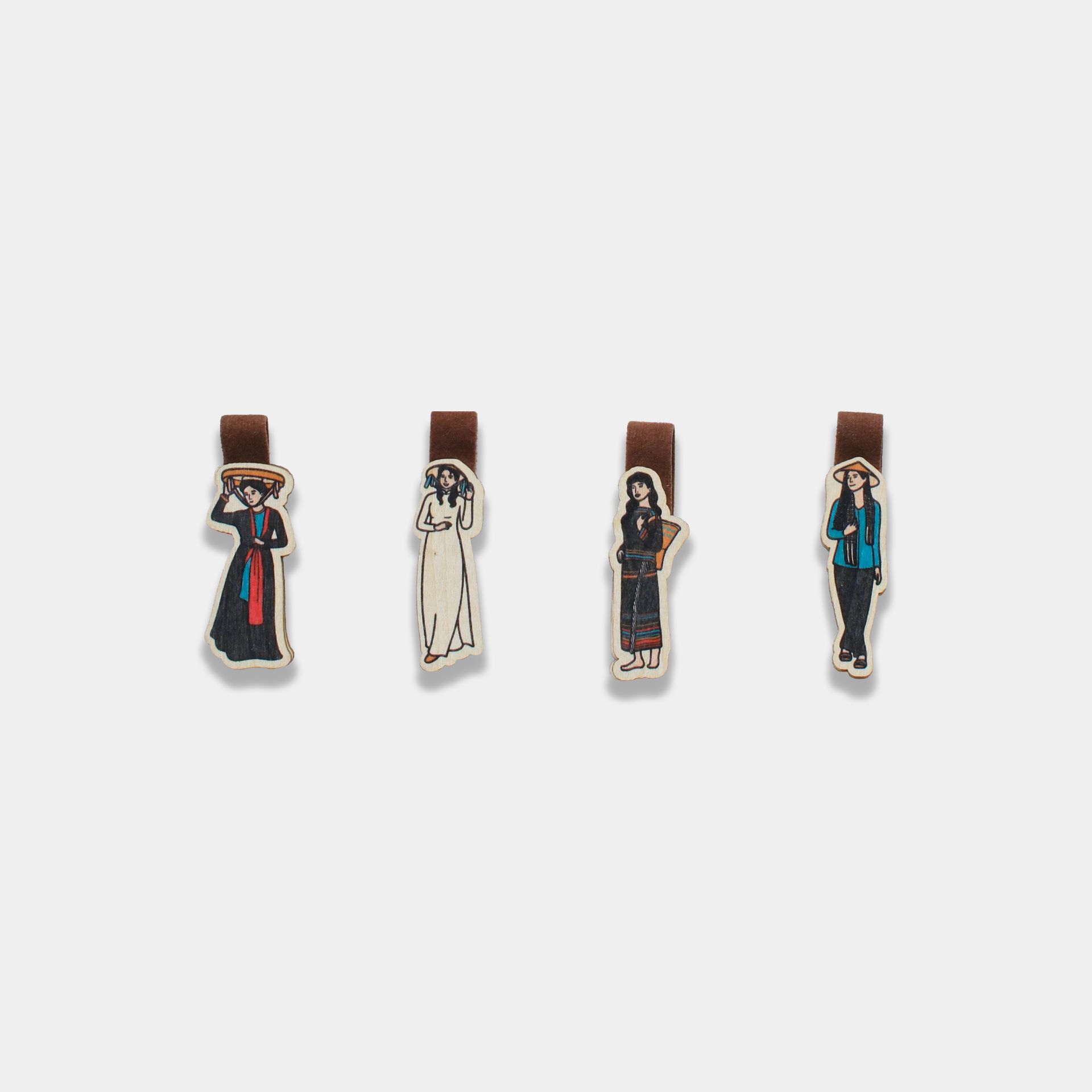 Wooden Bookmark - Trang phục truyền thống