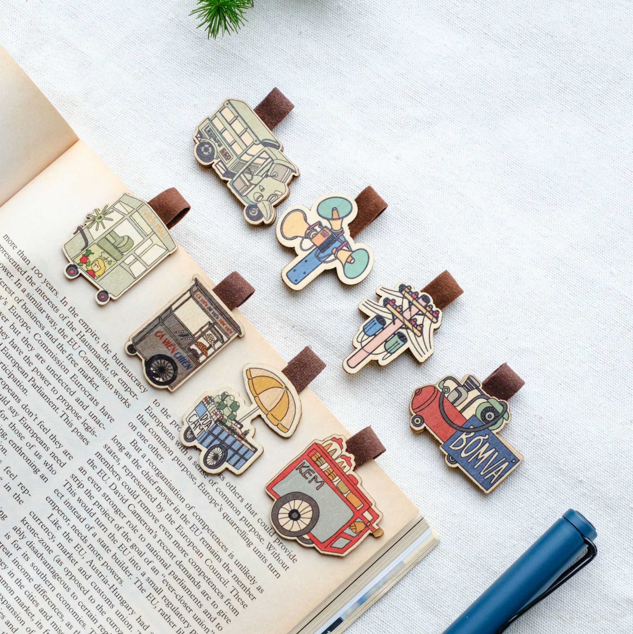 Wooden Bookmark - Loa Phường, Cột Điện