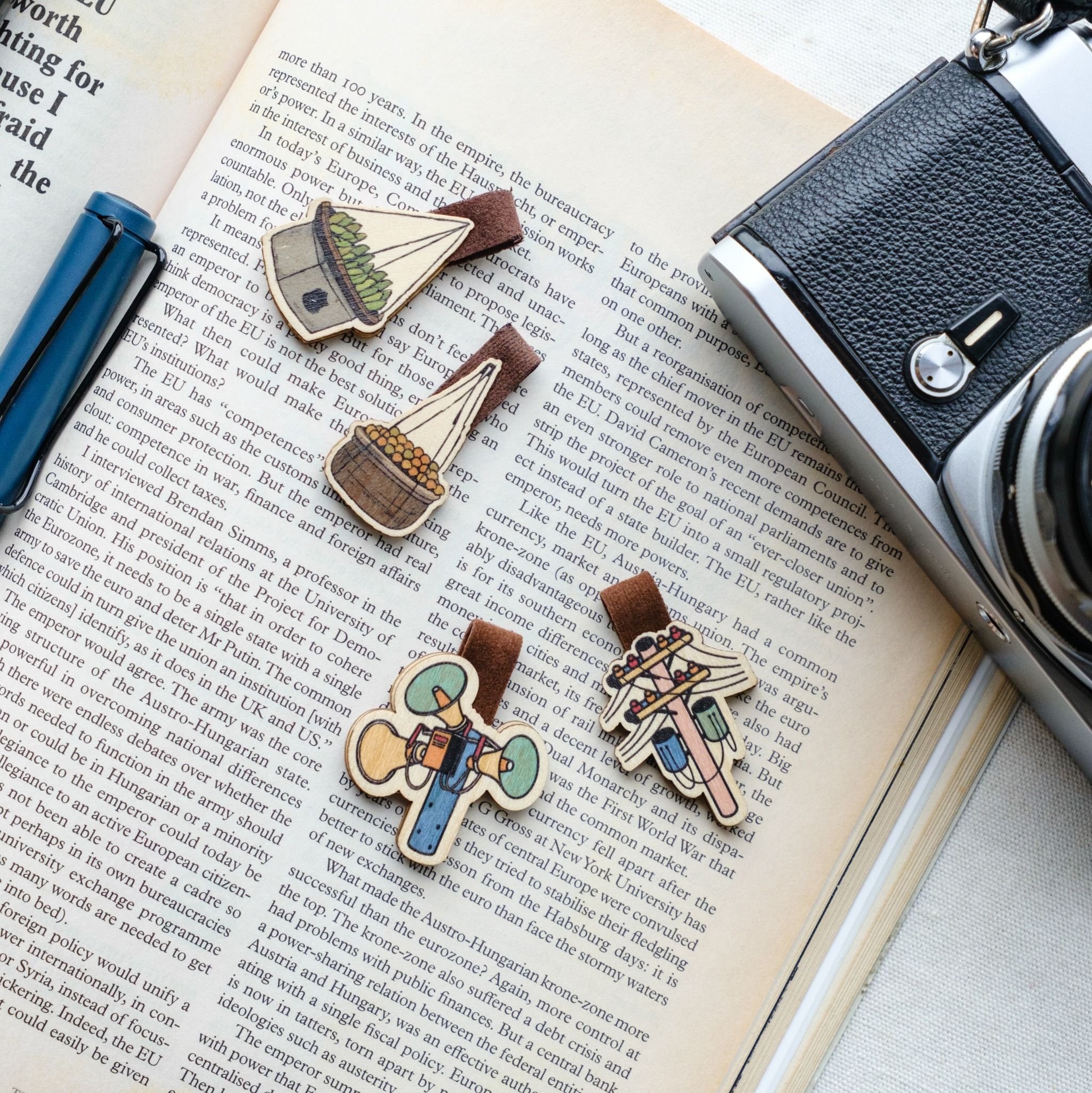 Wooden Bookmark - Loa Phường, Cột Điện