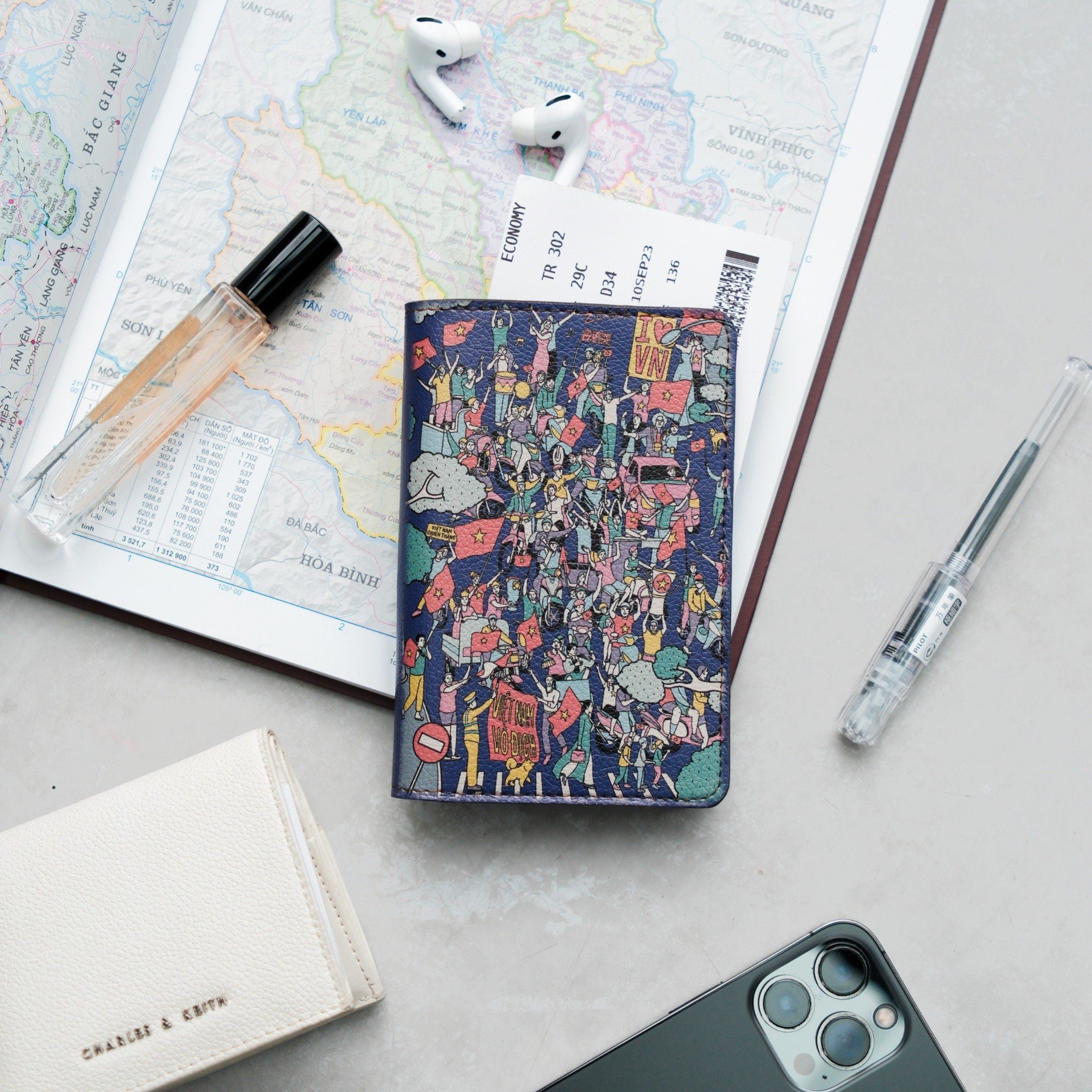 Leather Passport Holder - Đi bão