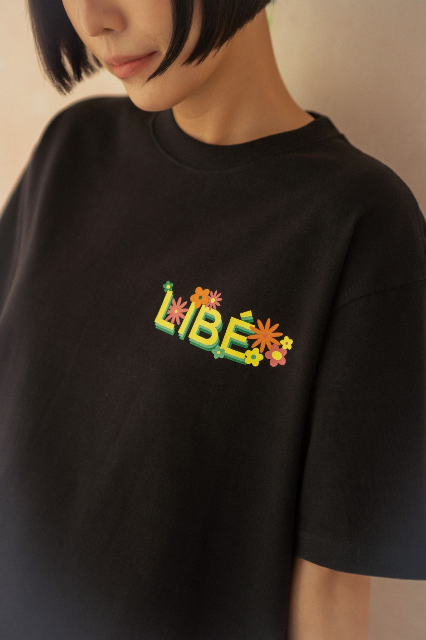  Blooming LIBÉ Black Basic T-shirt 