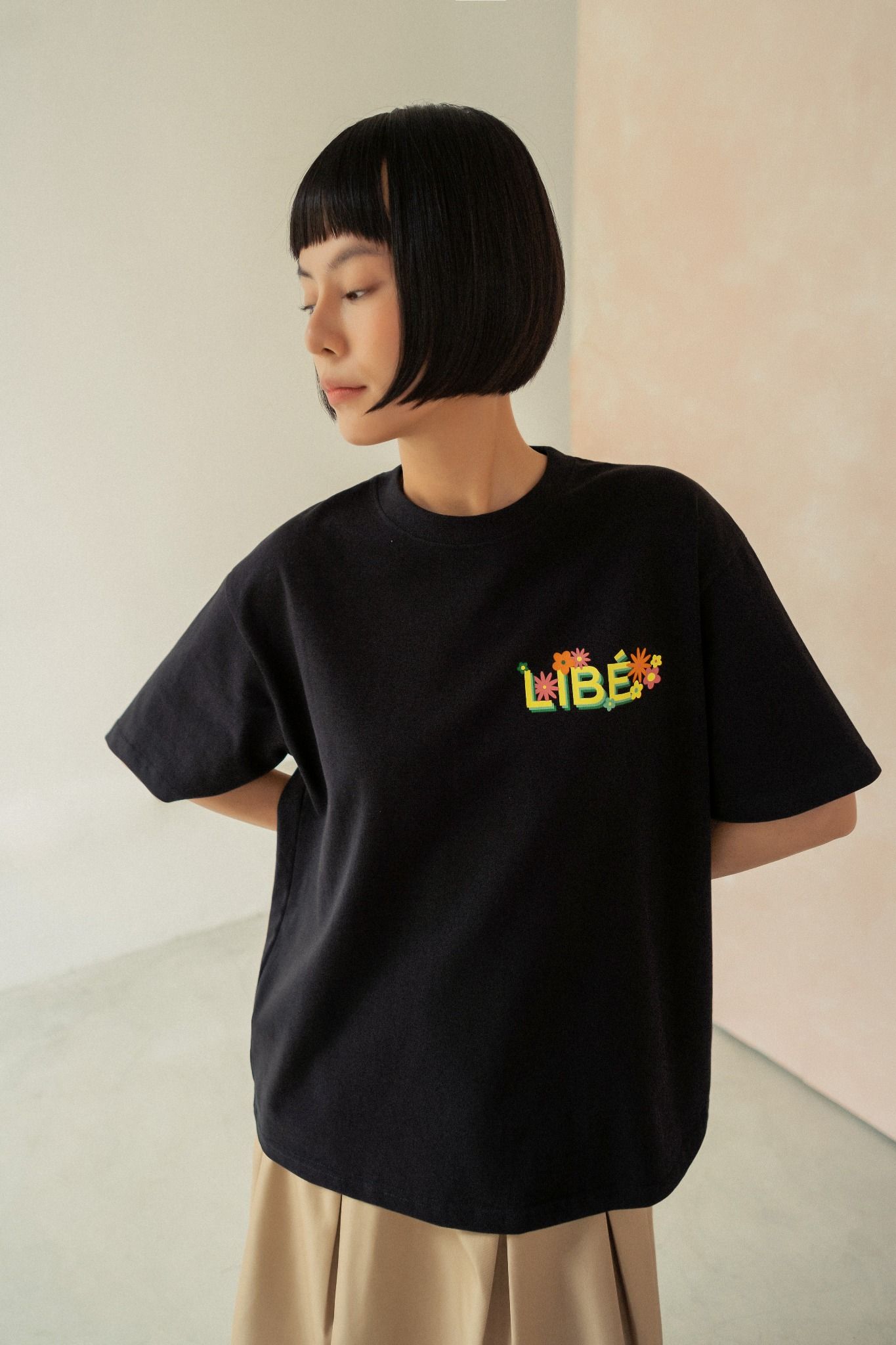  Blooming LIBÉ Black Basic T-shirt 