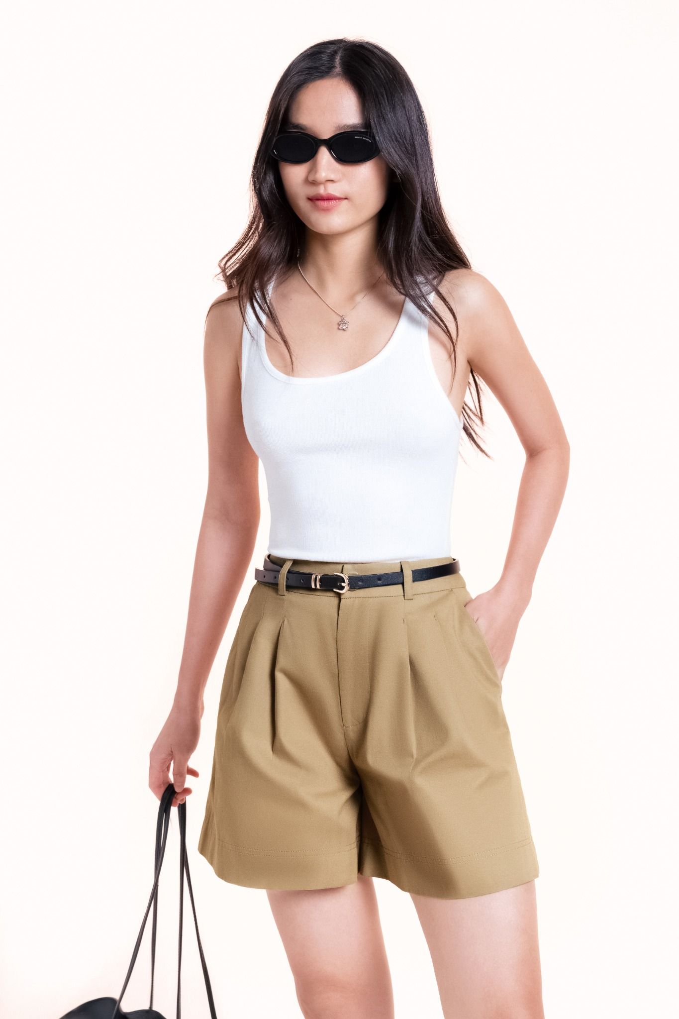  Beige Pleated Khaki Bermuda Shorts 