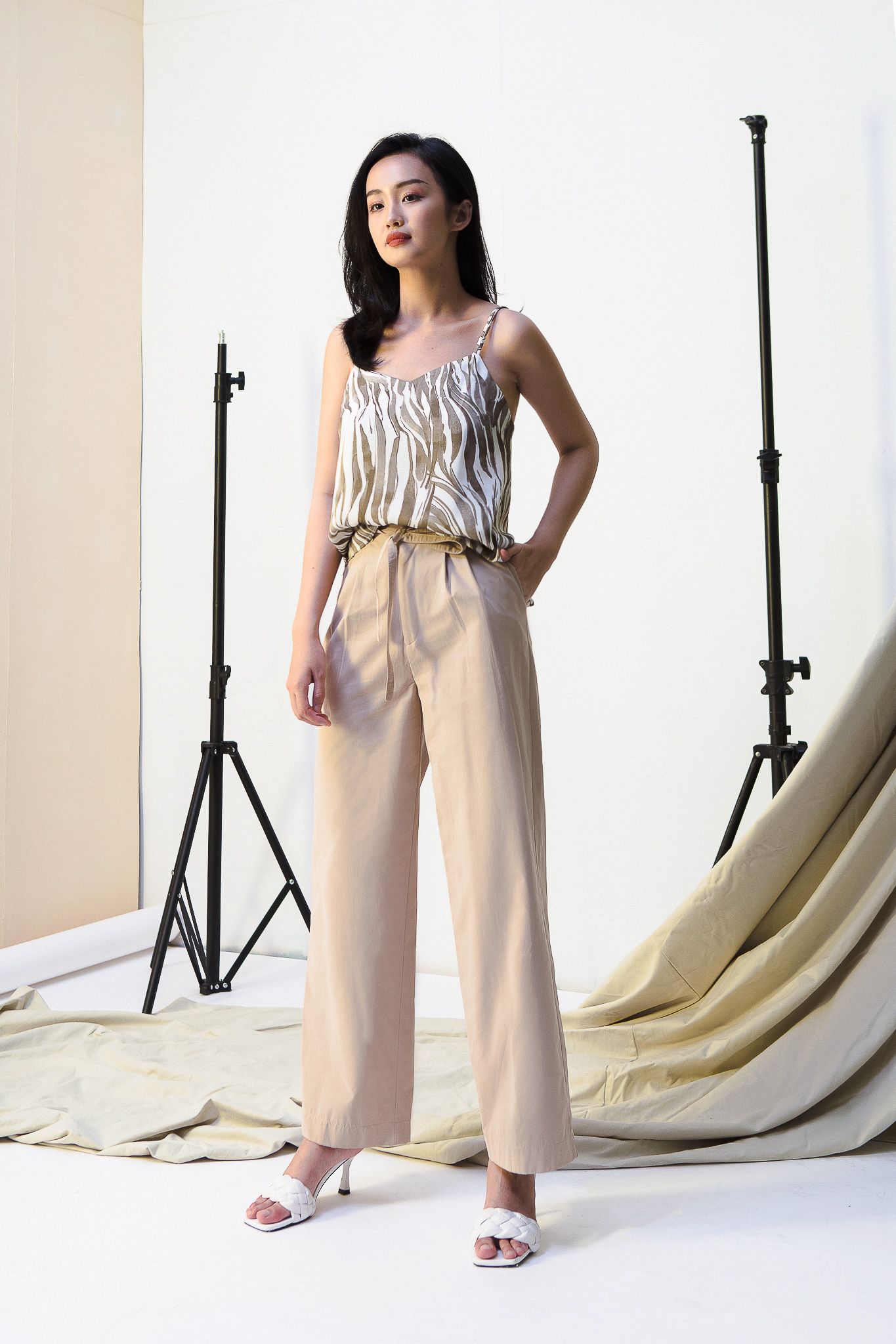 Wide Leg Trousers - Light Brown