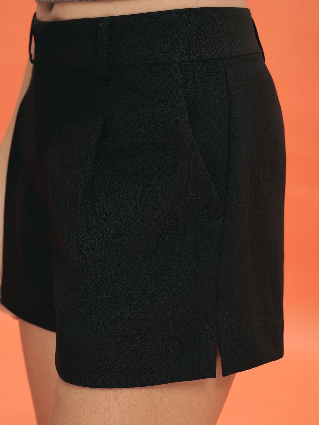 Black Mid Waist Front Pleats Shorts
