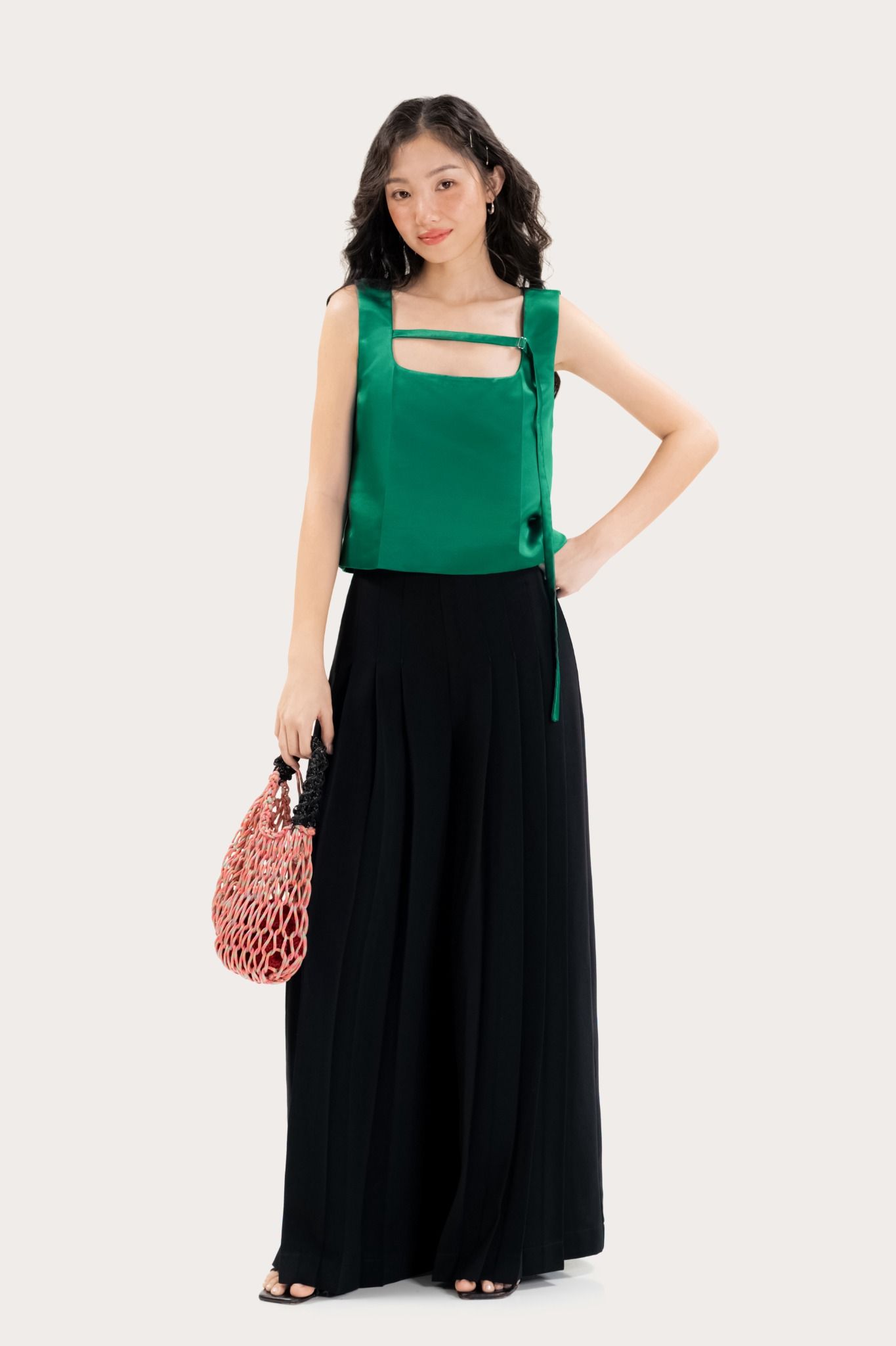  Black Wide Leg Pleated Front Trousers 