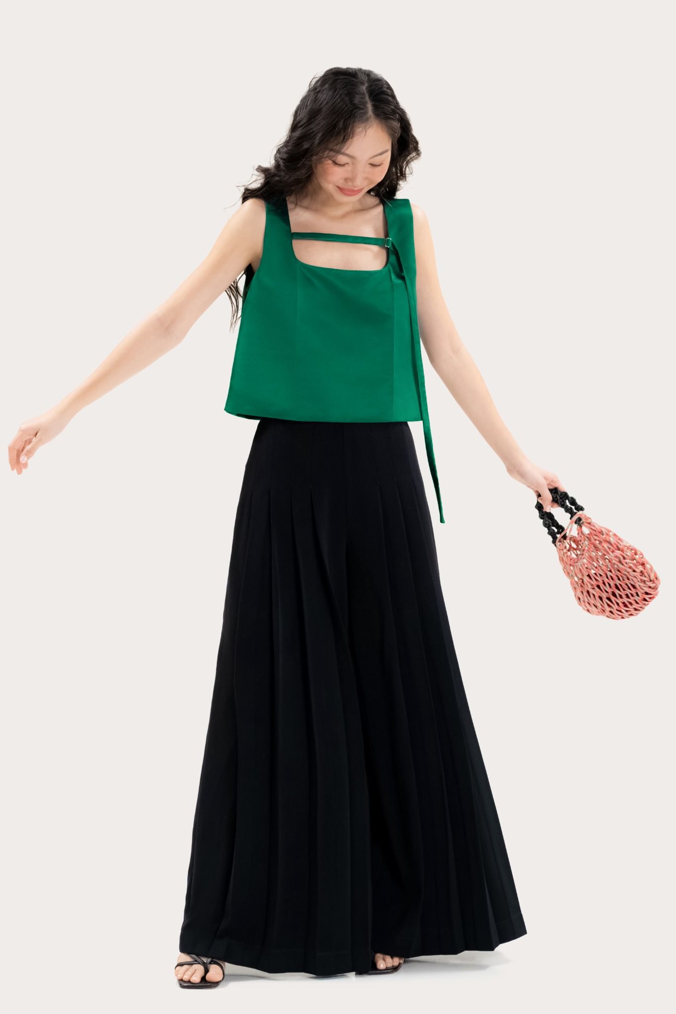  Black Wide Leg Pleated Front Trousers 