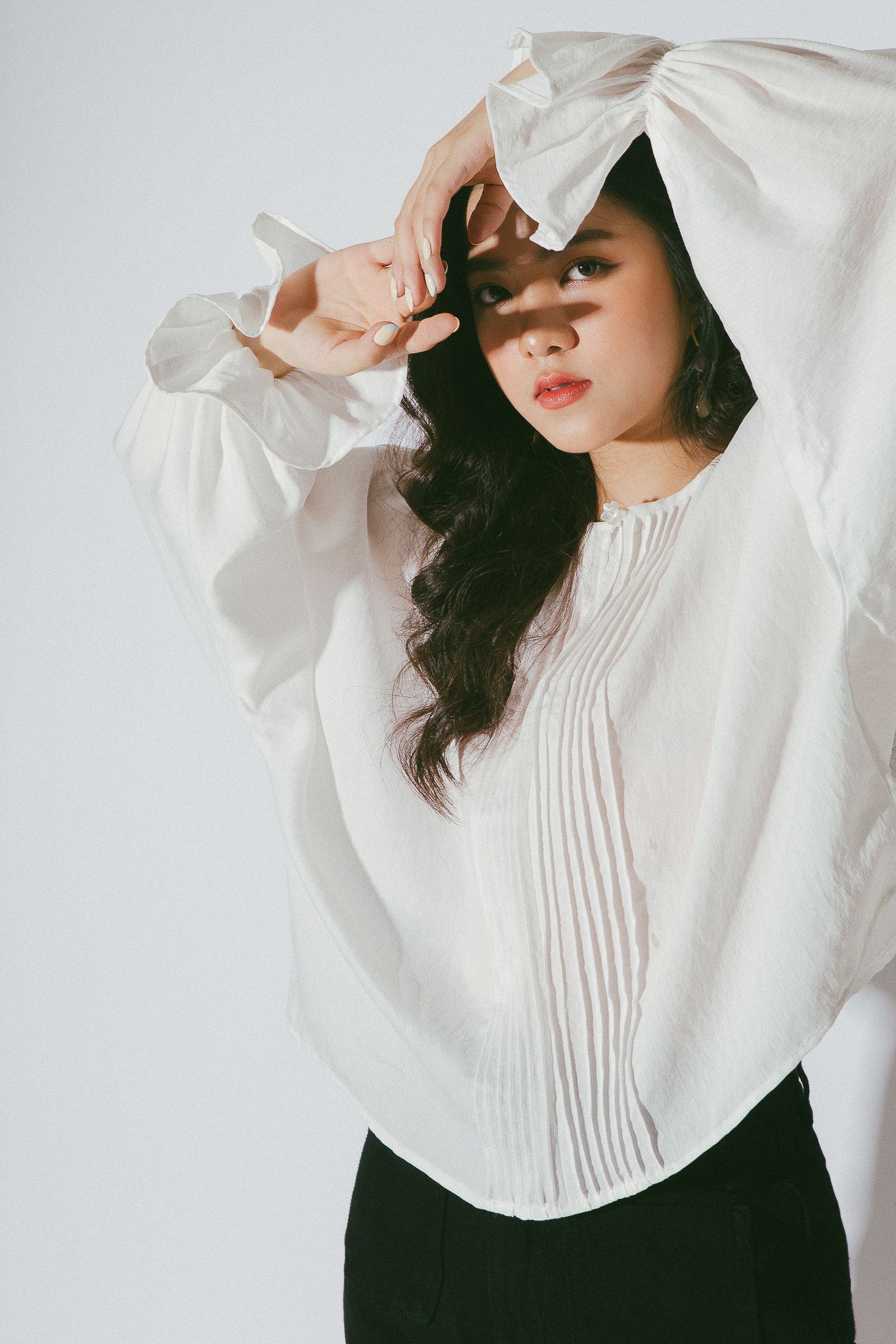 White Pleated Long Sleeves Top