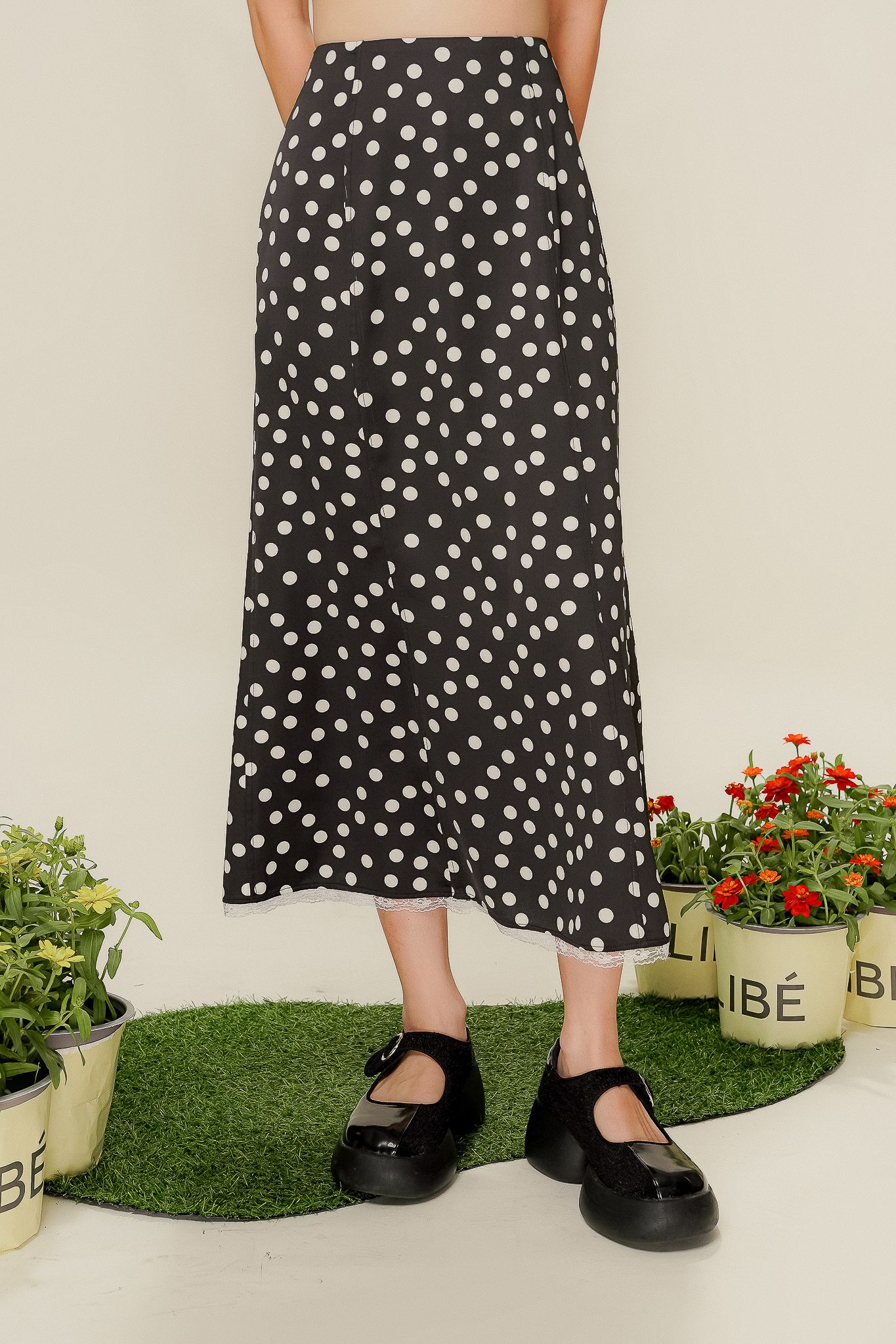  Polka Dot Midi Skirt With Lace Trim 