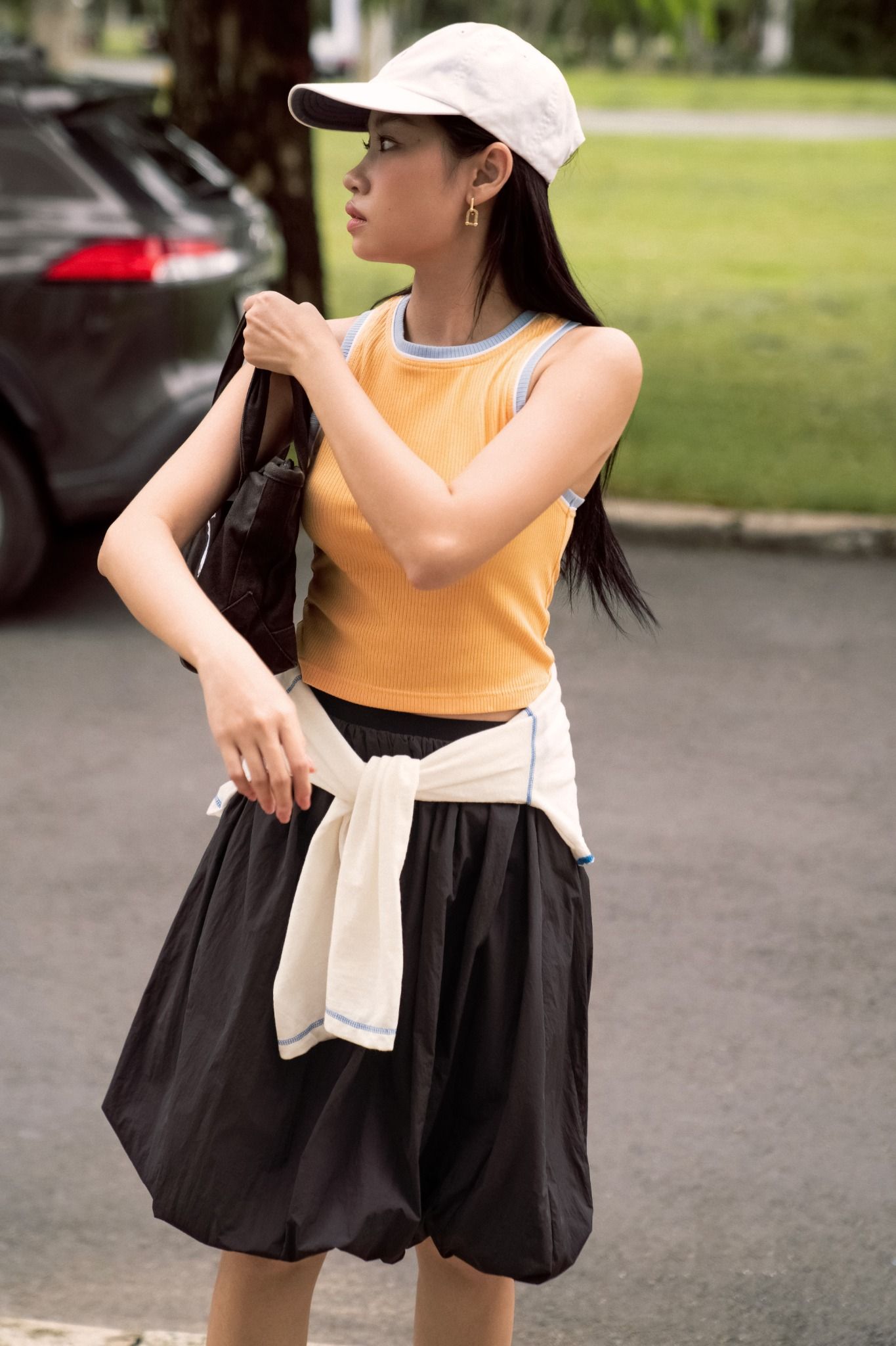 Black Bubble Low Waist Parachute Mid-length Skirt
