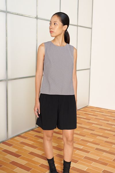 Niche - Chess Cotton - Sleeveless Twinbutton Top - Black