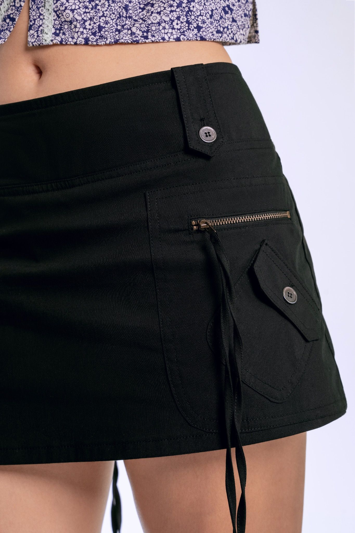 Black Zipper Pockets Mini Skirt