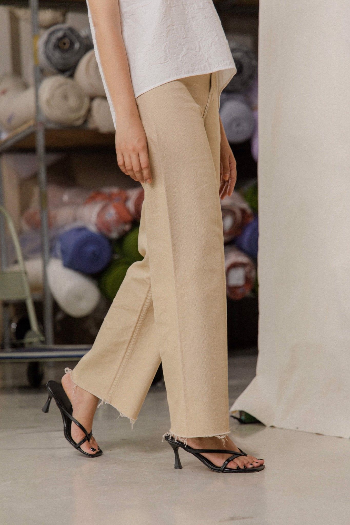 Wide Leg Jeans - Beige