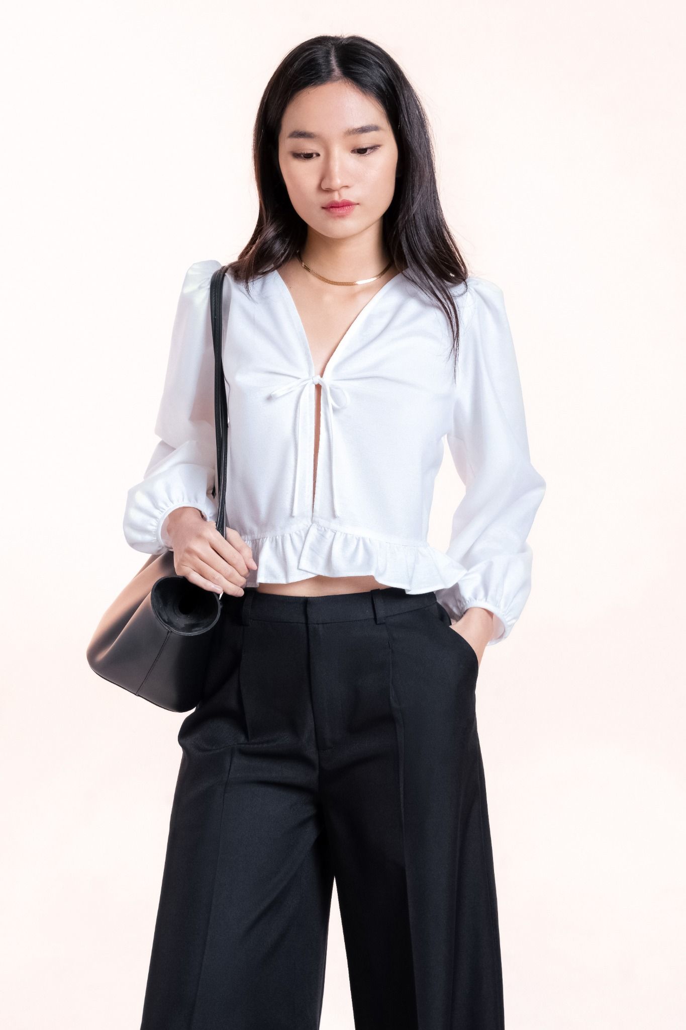  White Tie- Front Puff Long Sleeves Blouse 