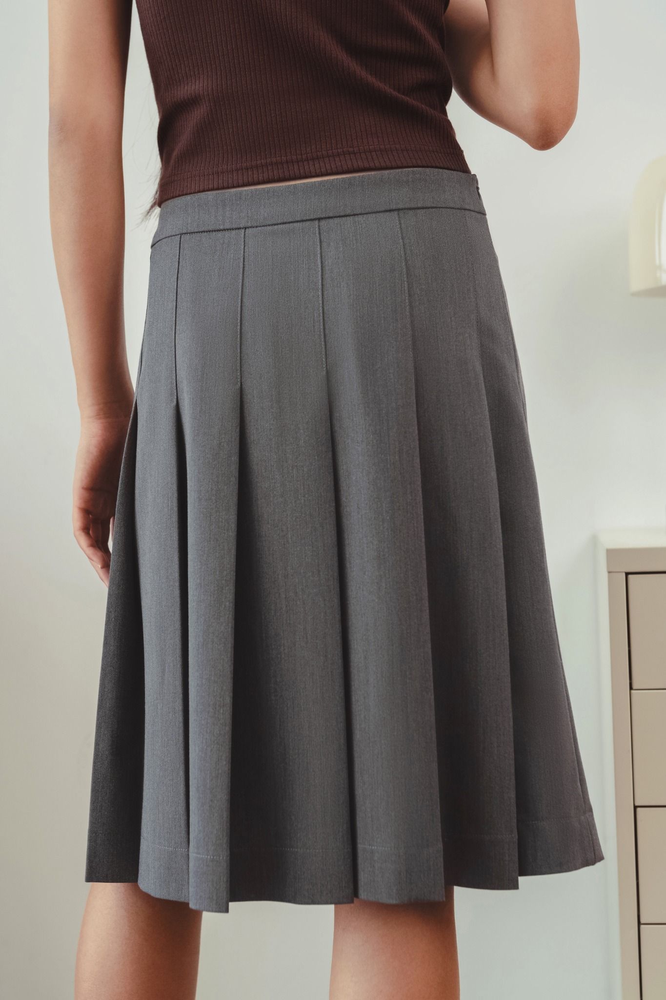  Grey Pleated Side Slit Mid-Length Skirt 