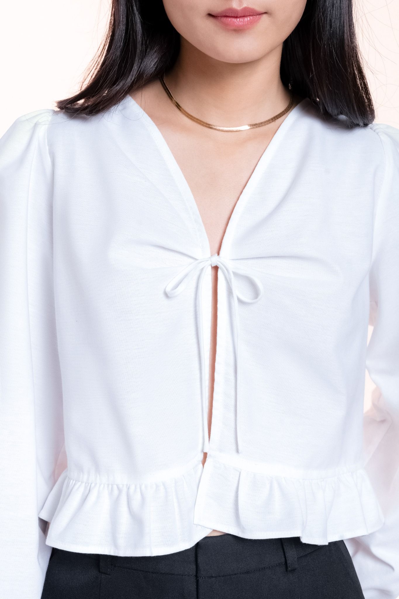  White Tie- Front Puff Long Sleeves Blouse 