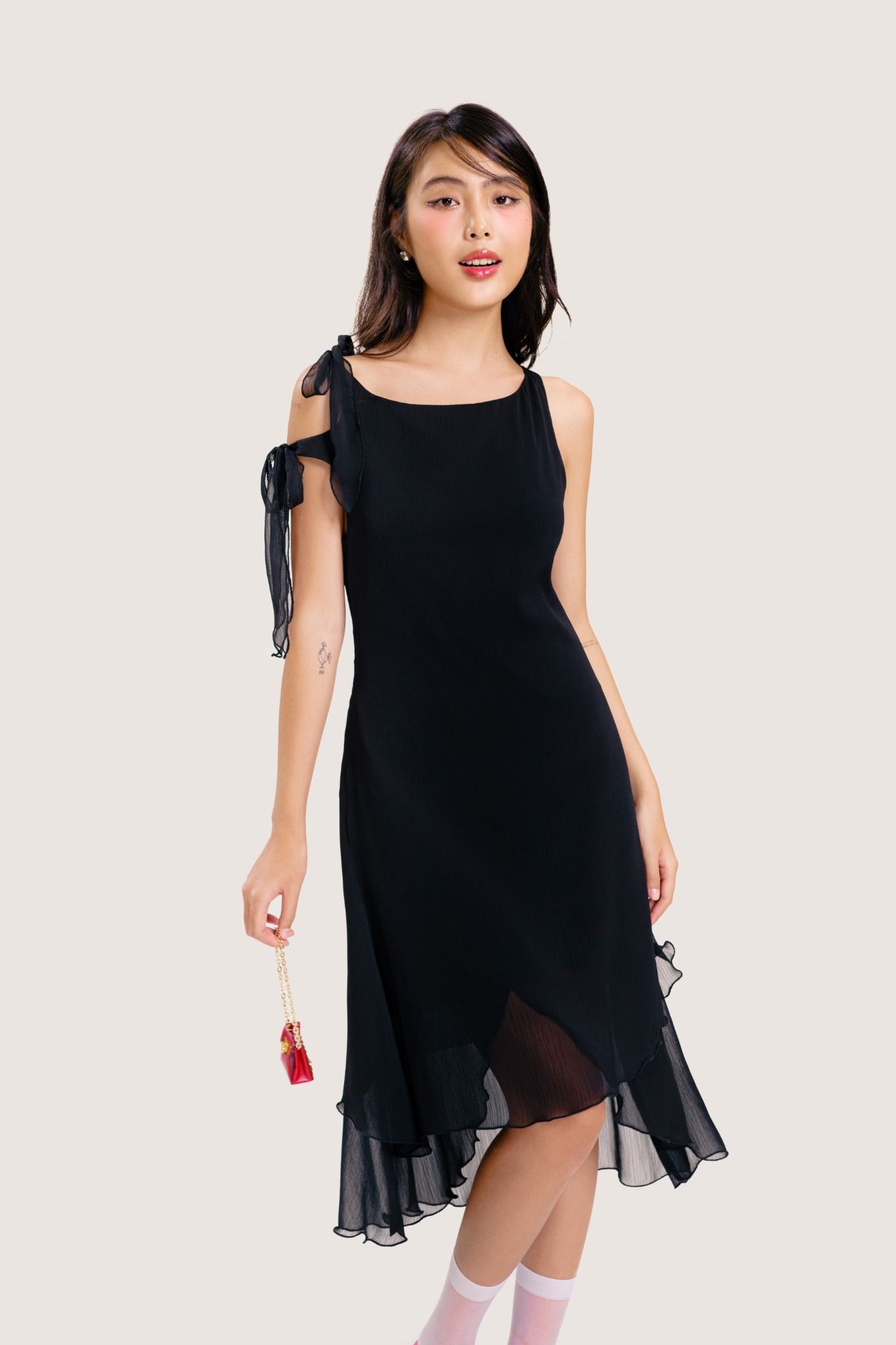  Black Flowy Tiered Dip Hem Midi Dress 