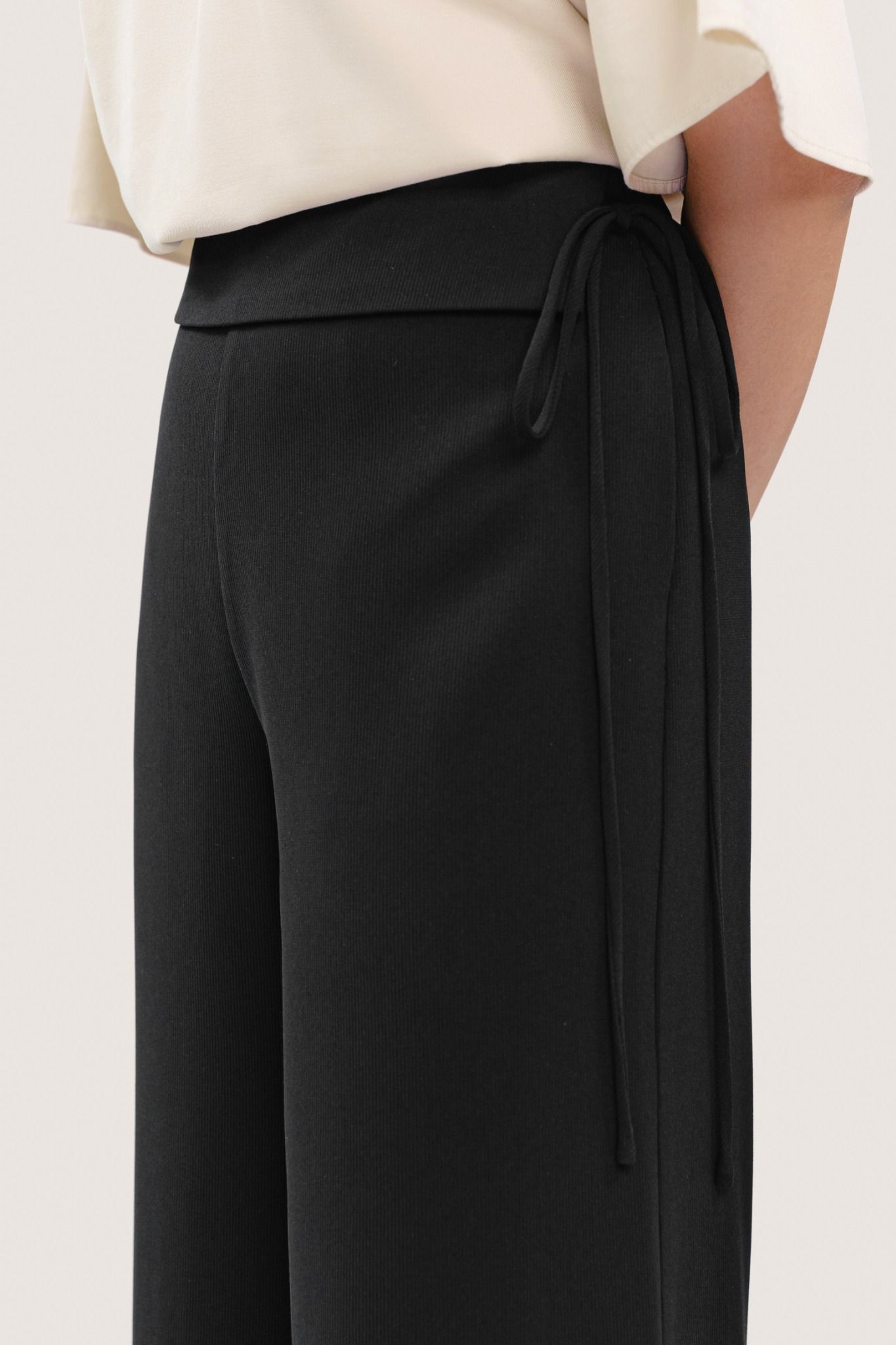  Black High-Waisted Wide Leg Trousers With Side Flat 